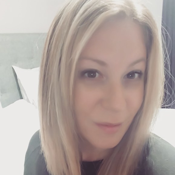 Meet your Posher, Danielle - Picture 1 of 1